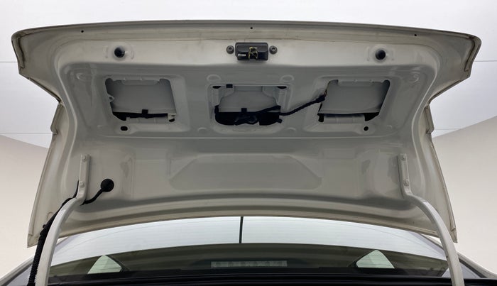 2016 Volkswagen Ameo HIGHLINE 1.2, Petrol, Manual, 26,324 km, Boot Door Open