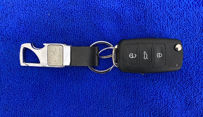 2016 Volkswagen Ameo HIGHLINE 1.2, Petrol, Manual, 26,324 km, Key Close Up