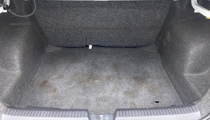 2016 Volkswagen Ameo HIGHLINE 1.2, Petrol, Manual, 26,324 km, Boot Inside