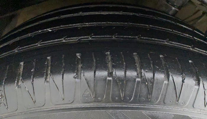 2016 Maruti Vitara Brezza ZDI, Diesel, Manual, 89,093 km, Right Rear Tyre Tread