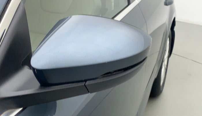 2017 Skoda Octavia STYLE PLUS AT 1.8 TSI, Petrol, Automatic, 80,119 km, Left rear-view mirror - Cover has minor damage