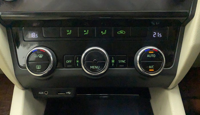 2017 Skoda Octavia STYLE PLUS AT 1.8 TSI, Petrol, Automatic, 80,119 km, Automatic Climate Control