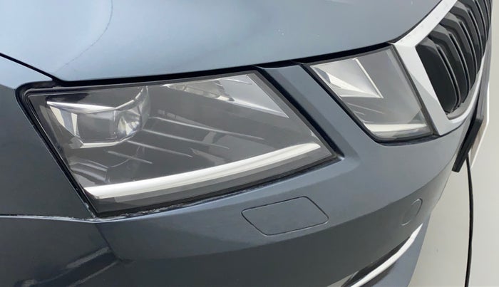 2017 Skoda Octavia STYLE PLUS AT 1.8 TSI, Petrol, Automatic, 80,119 km, Right headlight - Washer not functional