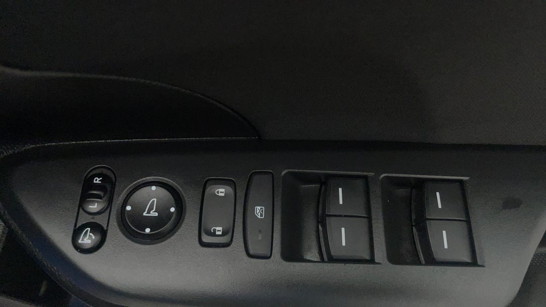 2017 Honda Civic Vti-l, Automatic, 52090 km, Drivers Side Door Panel Controls