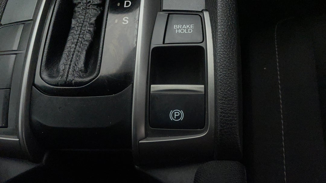 2017 Honda Civic Vti-l, Automatic, 52090 km, Handbrake