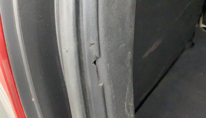 2012 Hyundai i20 MAGNA (O) 1.2, Petrol, Manual, 67,616 km, Dicky (Boot door) - Weather strip has minor damage