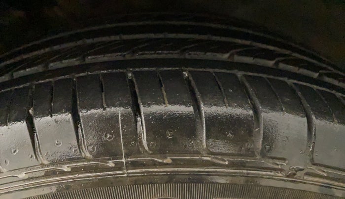 2017 Hyundai Creta E PLUS 1.6 PETROL, Petrol, Manual, 58,079 km, Left Rear Tyre Tread