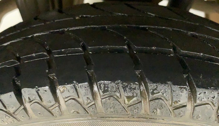 2017 Maruti Alto 800 LXI CNG, CNG, Manual, 97,700 km, Right Rear Tyre Tread