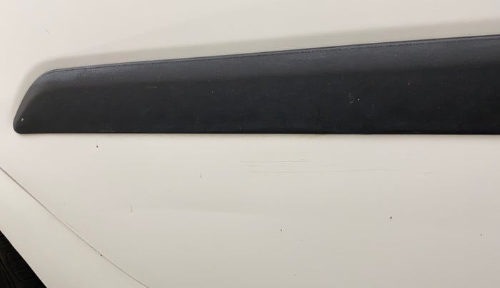 2016 Hyundai i10 MAGNA 1.1, Petrol, Manual, 71,197 km, Right rear door - Minor scratches