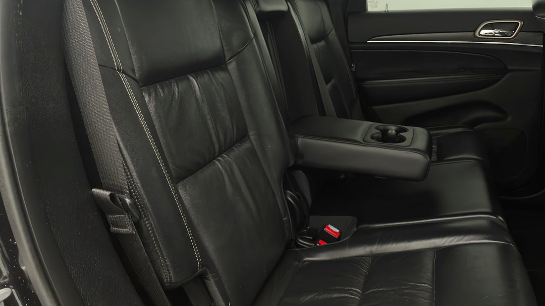 2015 Jeep Grand Cherokee Limited (4x4), Automatic, 85195 km, Right Side Rear Door Cabin View