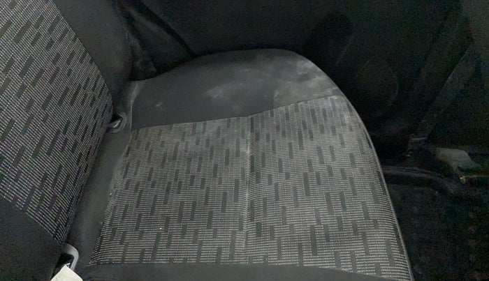 2018 Maruti IGNIS DELTA 1.2, Petrol, Manual, 32,089 km, Second-row left seat - Cover slightly stained