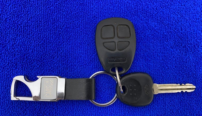 2013 Hyundai i10 SPORTZ 1.2 AT, Petrol, Automatic, 52,204 km, Key Close Up