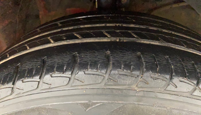 2017 Maruti Baleno DELTA PETROL 1.2, Petrol, Manual, 47,685 km, Right Front Tyre Tread