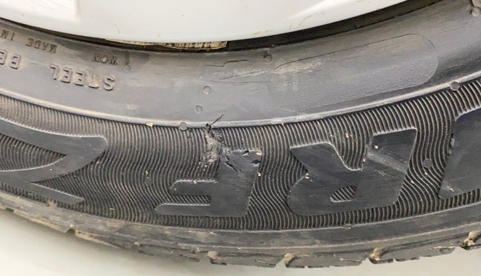 2017 Maruti Baleno DELTA PETROL 1.2, Petrol, Manual, 47,685 km, Left front tyre - Minor crack