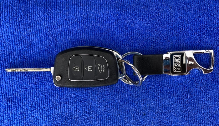 2014 Hyundai Xcent S 1.2, CNG, Manual, 65,963 km, Key Close Up