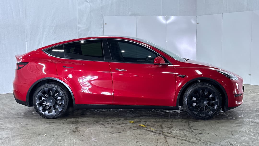 2022 Tesla Model Y Rear-wheel Drive, Automatic, 31139 km, Right Side View