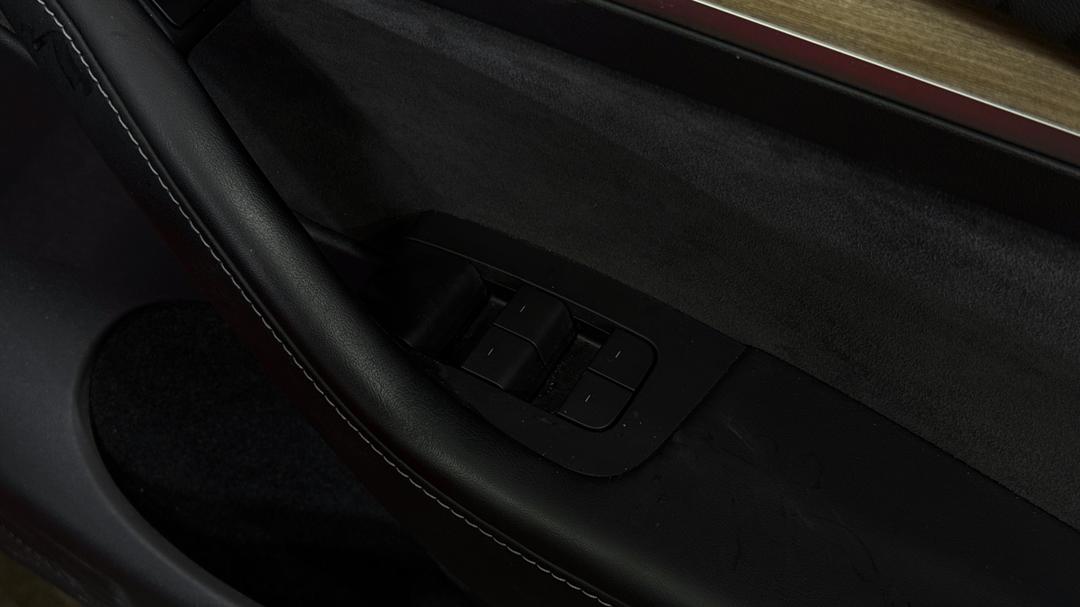2022 Tesla Model Y Rear-wheel Drive, Automatic, 31139 km, Drivers Side Door Panel Controls