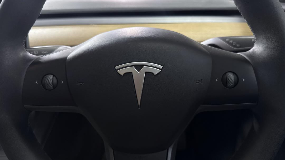 2022 Tesla Model Y Rear-wheel Drive, Automatic, 31139 km, Utility Switches/Buttons