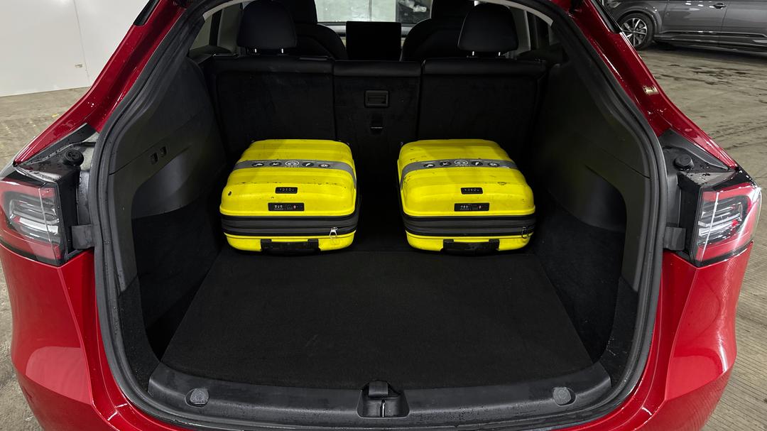 2022 Tesla Model Y Rear-wheel Drive, Automatic, 31139 km, Boot Inside View with Luggage