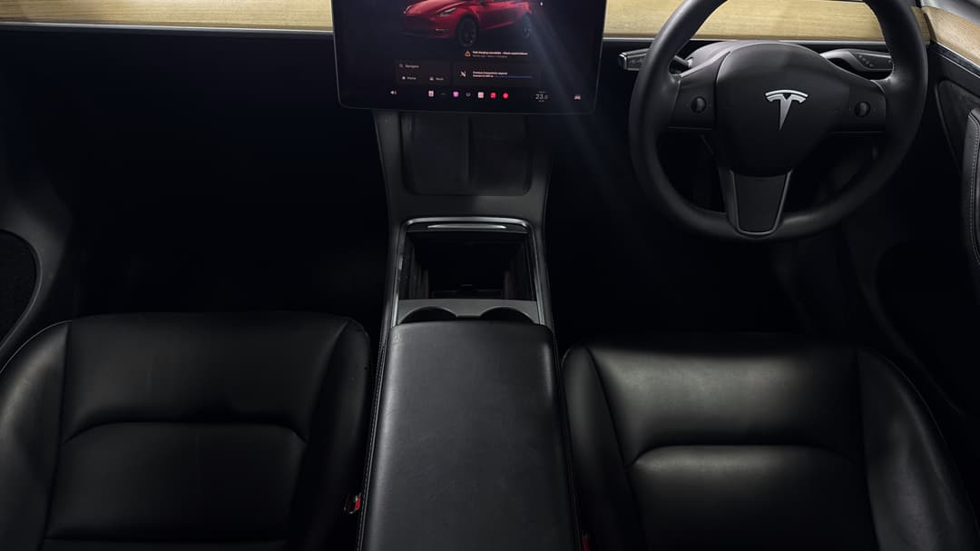 2022 Tesla Model Y Rear-wheel Drive, Automatic, 31139 km, Center Console