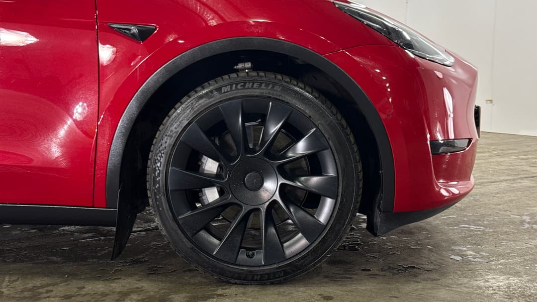 2022 Tesla Model Y Rear-wheel Drive, Automatic, 31139 km, Right Front Wheel