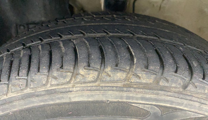 2019 Maruti New Wagon-R 1.0 VXI (O), Petrol, Manual, 25,972 km, Left Front Tyre Tread