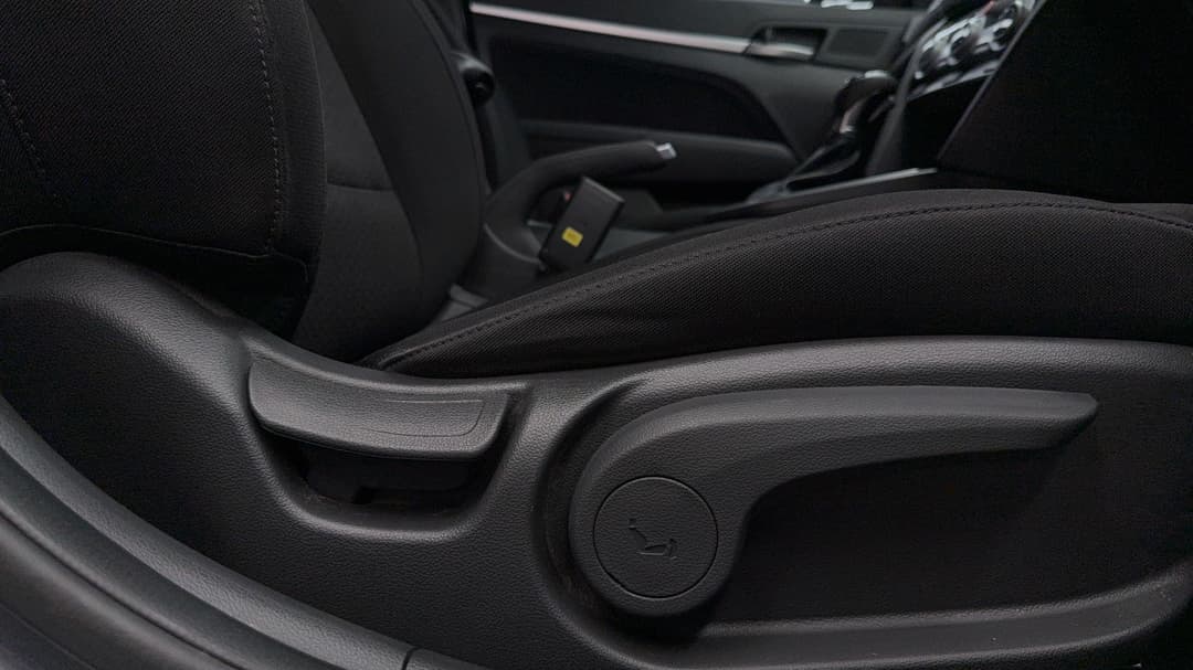 2018 Hyundai Elantra Go, Automatic, 64710 km, Drivers Side Adjustment Panel