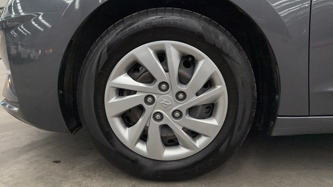 2018 Hyundai Elantra Go, Automatic, 64710 km, Left Front Wheel