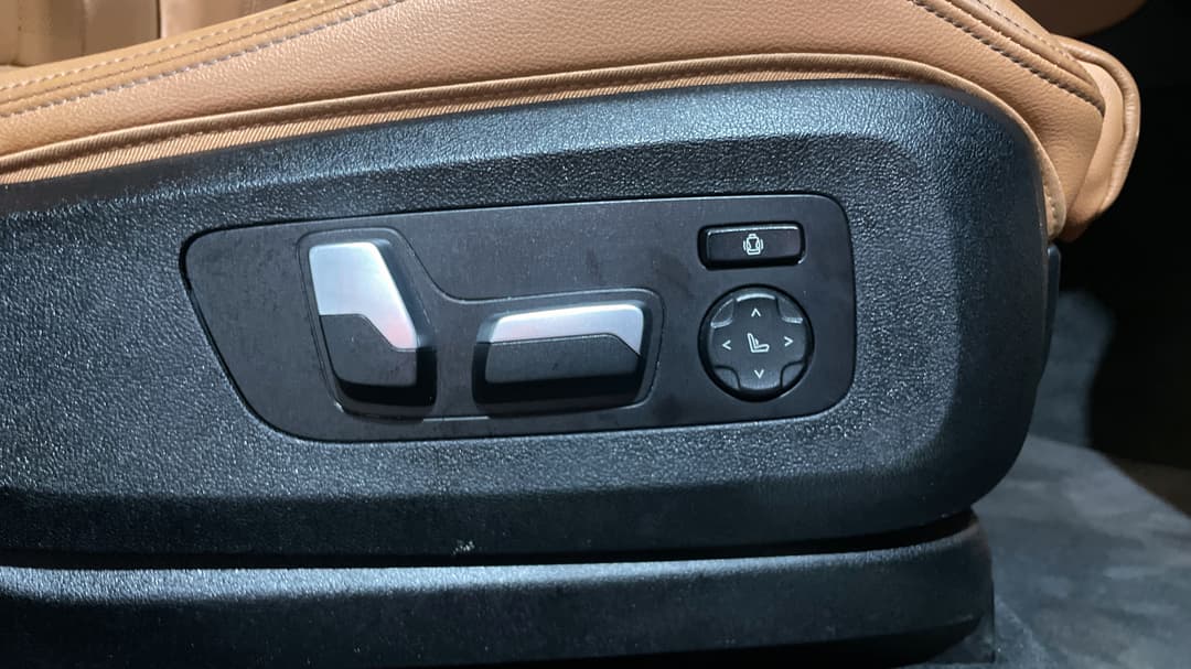 2021 BMW X5 xDrive30d, Automatic, 67438 km, Drivers Side Adjustment Panel