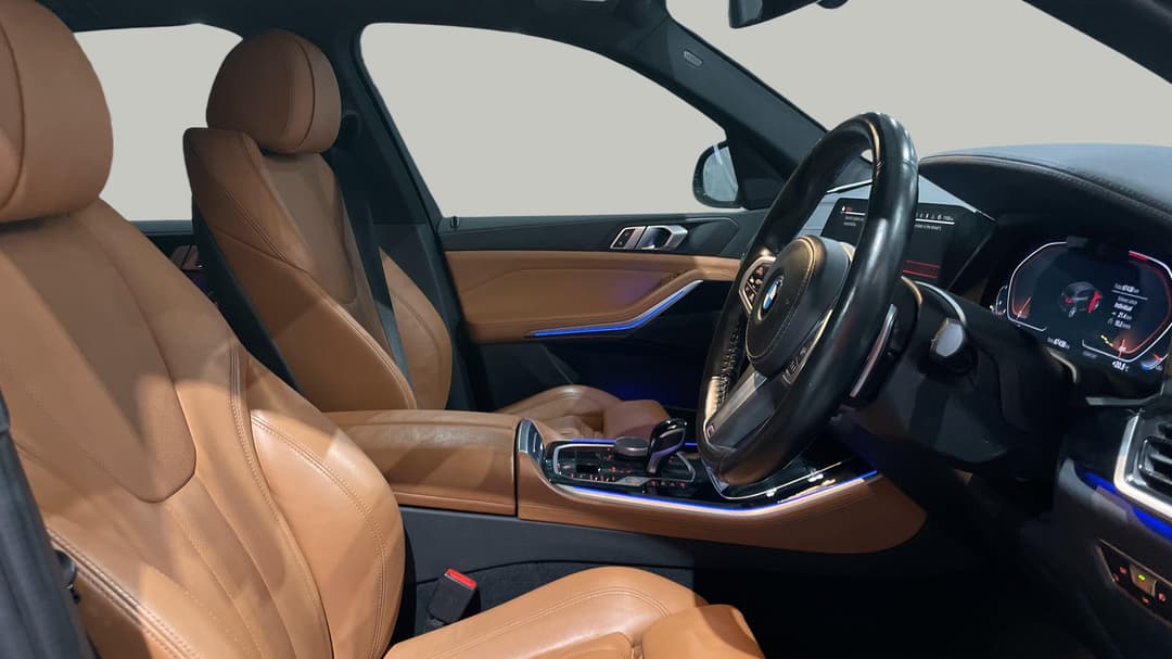 2021 BMW X5 xDrive30d, Automatic, 67438 km, Right Side Front Door Cabin View