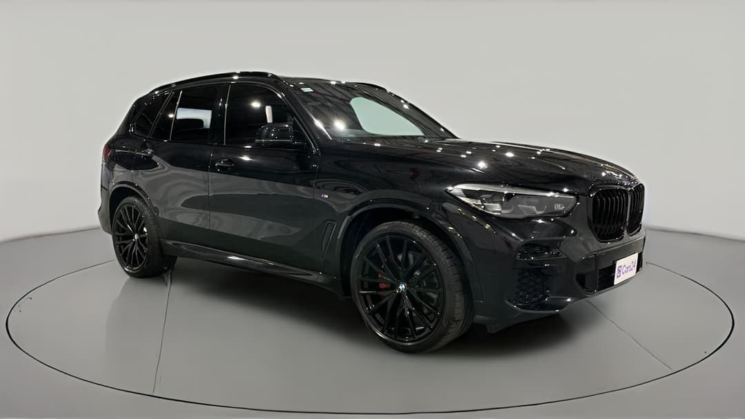 2021 BMW X5 xDrive30d, Automatic, 67438 km, Right Front Diagonal (45- Degree) View