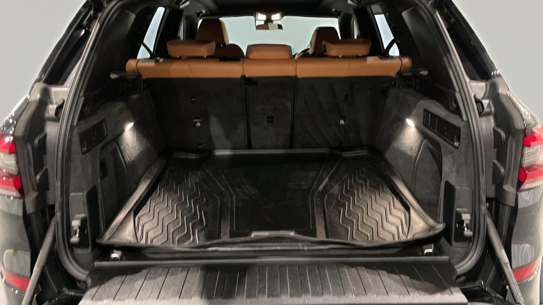 2021 BMW X5 xDrive30d, Automatic, 67438 km, Boot Inside View