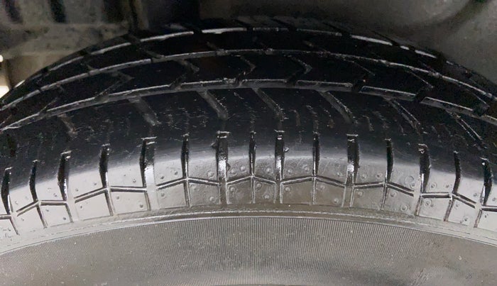 2012 Maruti Swift Dzire VDI BS IV, Diesel, Manual, 1,62,668 km, Right Rear Tyre Tread