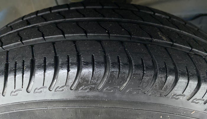 2019 Maruti S PRESSO VXI PLUS, Petrol, Manual, 20,918 km, Right Front Tyre Tread