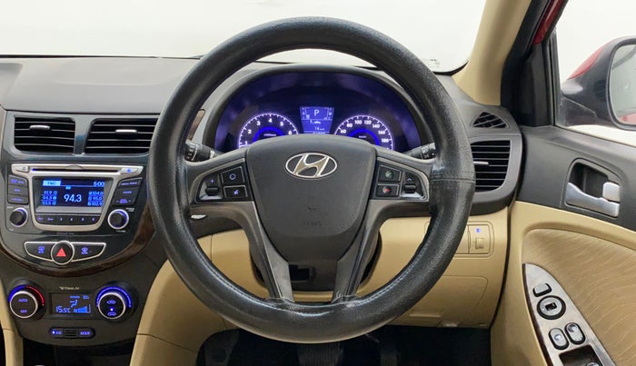 2015 Hyundai Verna FLUIDIC 4S1.6 VTVT S O AT, Petrol, Automatic, 81,562 km, Steering Wheel Close Up