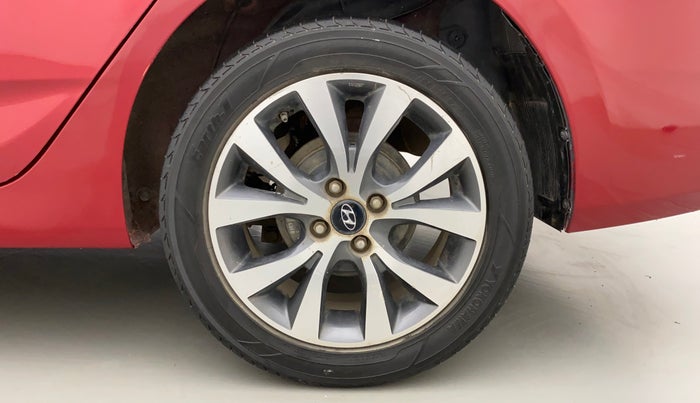 2015 Hyundai Verna FLUIDIC 4S1.6 VTVT S O AT, Petrol, Automatic, 81,562 km, Left Rear Wheel