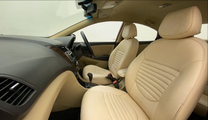 2015 Hyundai Verna FLUIDIC 4S1.6 VTVT S O AT, Petrol, Automatic, 81,330 km, Right Side Front Door Cabin