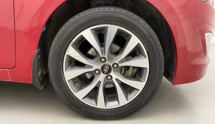 2015 Hyundai Verna FLUIDIC 4S1.6 VTVT S O AT, Petrol, Automatic, 81,330 km, Right Front Wheel