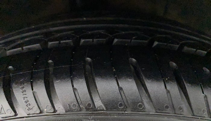 2019 Hyundai Grand i10 SPORTZ 1.2 KAPPA VTVT, CNG, Manual, 44,726 km, Right Rear Tyre Tread