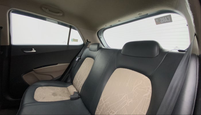 2019 Hyundai Grand i10 SPORTZ AT 1.2 KAPPA VTVT, Petrol, Automatic, 31,220 km, Right Side Rear Door Cabin