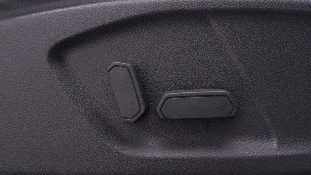 2017 Ford Ranger Wildtrak 3.2 (4x4), Automatic, 123549 km, Drivers Side Adjustment Panel