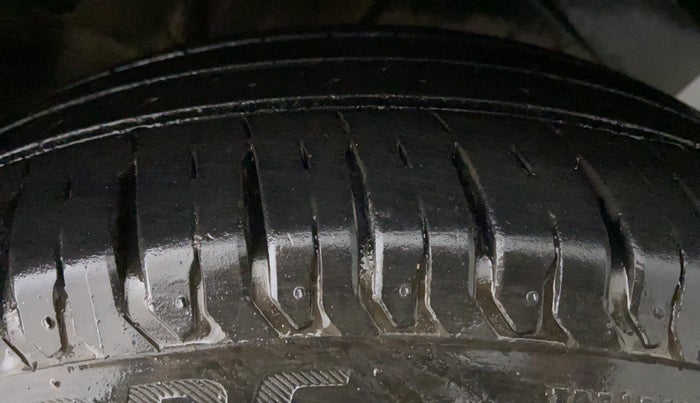 2019 Maruti XL6 ZETA SHVS, Petrol, Manual, 18,218 km, Left Rear Tyre Tread