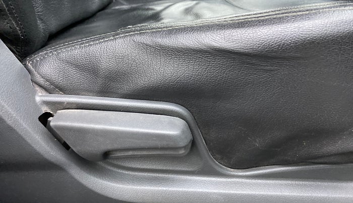 2010 Maruti Swift Dzire VXI, Petrol, Manual, 77,507 km, Driver Side Adjustment Panel