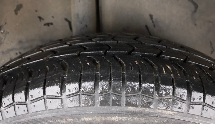 2010 Maruti Swift Dzire VXI, Petrol, Manual, 77,507 km, Right Rear Tyre Tread