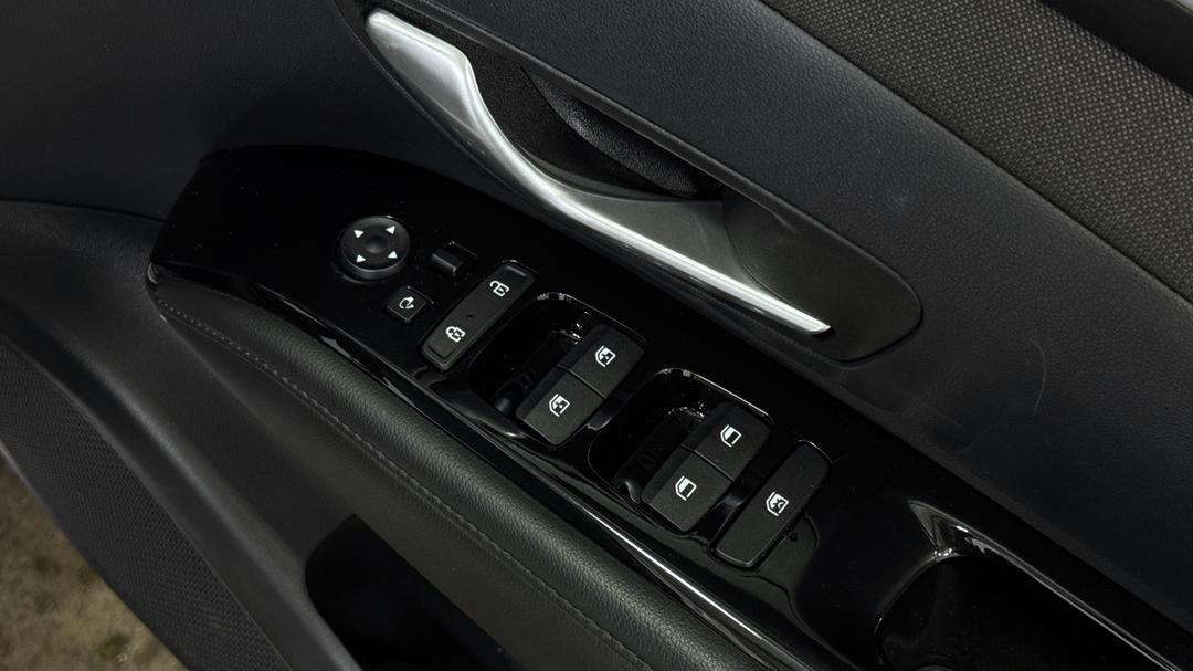 2022 Hyundai Tucson (FWD), Automatic, 88684 km, Drivers Side Door Panel Controls