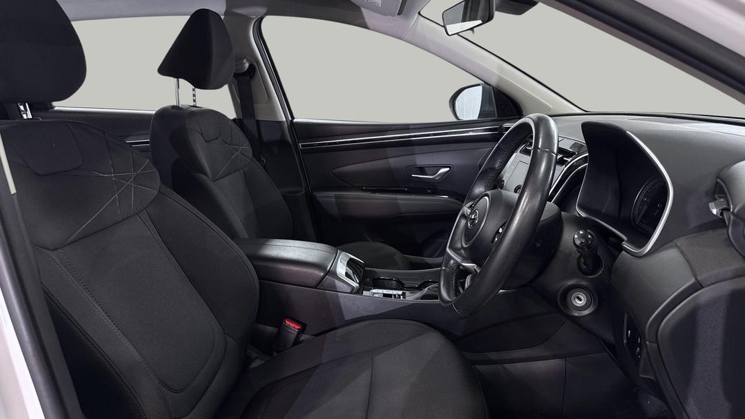 2022 Hyundai Tucson (FWD), Automatic, 88684 km, Right Side Front Door Cabin View