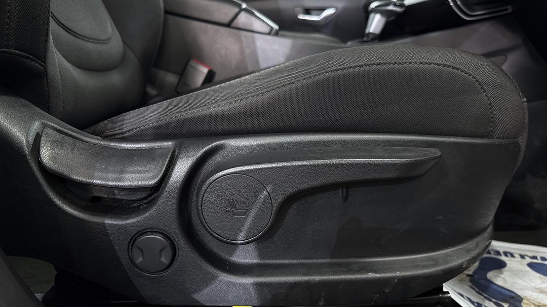2022 Hyundai Tucson (FWD), Automatic, 88684 km, Drivers Side Adjustment Panel