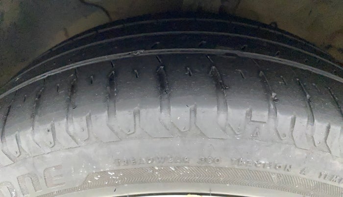 2019 Hyundai Verna 1.6 CRDI SX, Diesel, Manual, 86,659 km, Left Front Tyre Tread