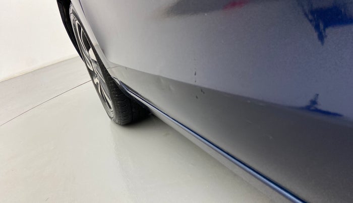 2019 Toyota Glanza V, Petrol, Manual, 90,148 km, Front passenger door - Slightly dented