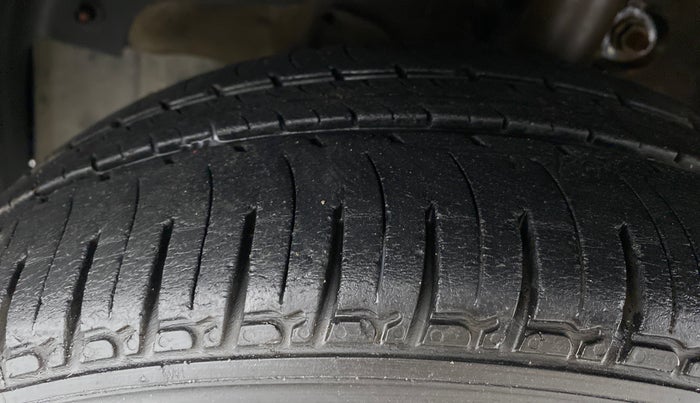 2018 Mahindra KUV 100 NXT K4+ 6S, Petrol, Manual, 22,785 km, Left Front Tyre Tread